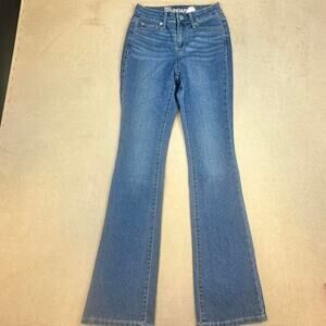 No Boundaries medium wash blue flare jeans size2 sku116-LRS